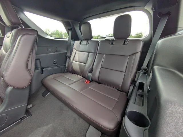 New 2026 Star White Metallic Tri-Coat Ford Platinum™ image 15