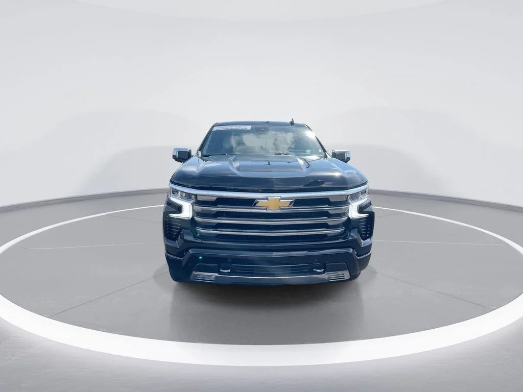 Used 2025 Black Chevrolet High Country image 3