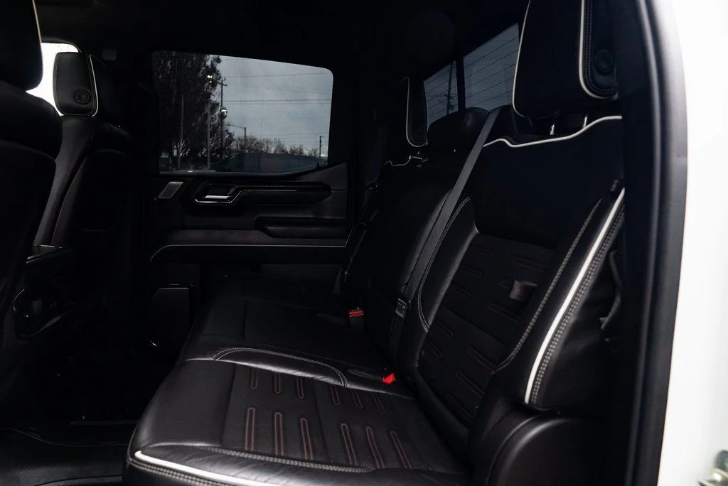 Used 2022 White GMC AT4X image 22