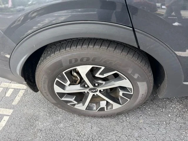 Used 2024 Gray Kia EX image 4