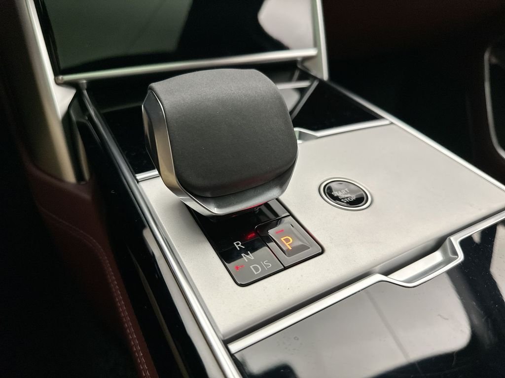 New 2026 Fuji White LAND ROVER Autobiography image 20