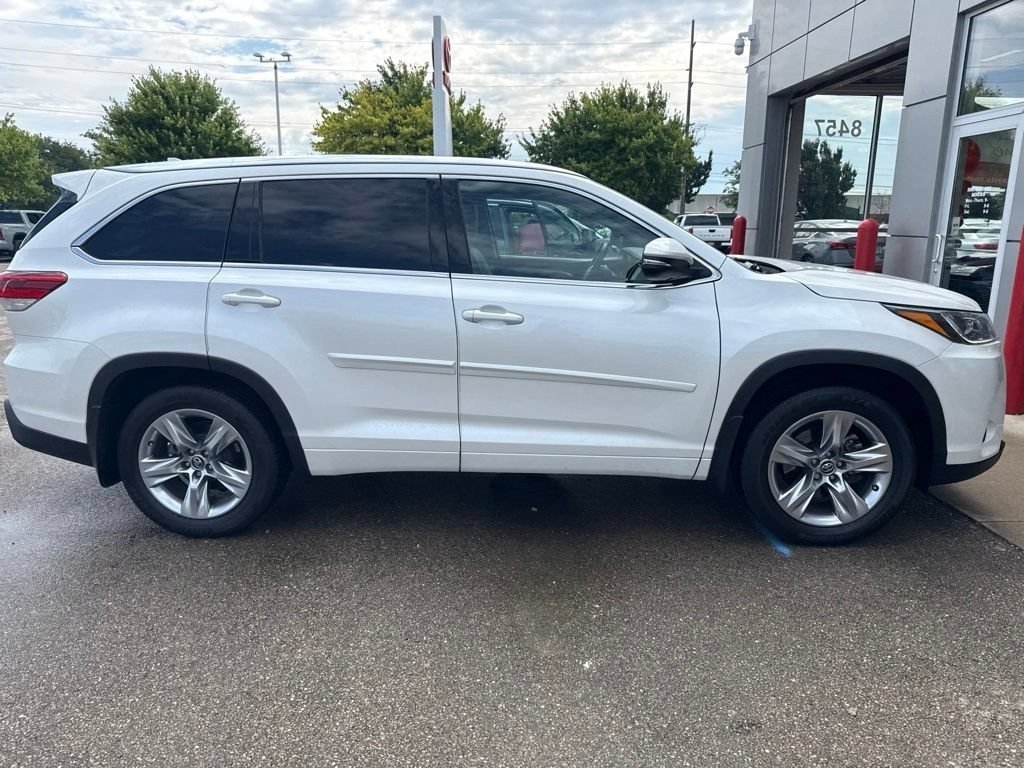 Used 2018 Blizzard Pearl Toyota Limited image 2