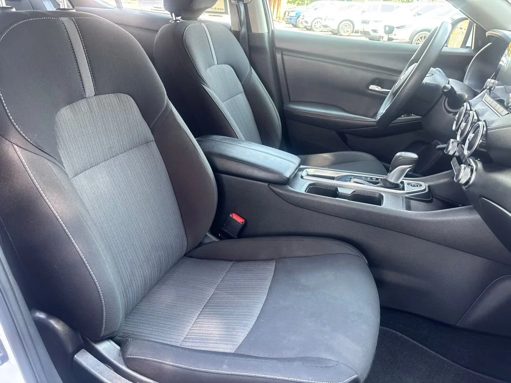 Used 2025 White Nissan SV image 30