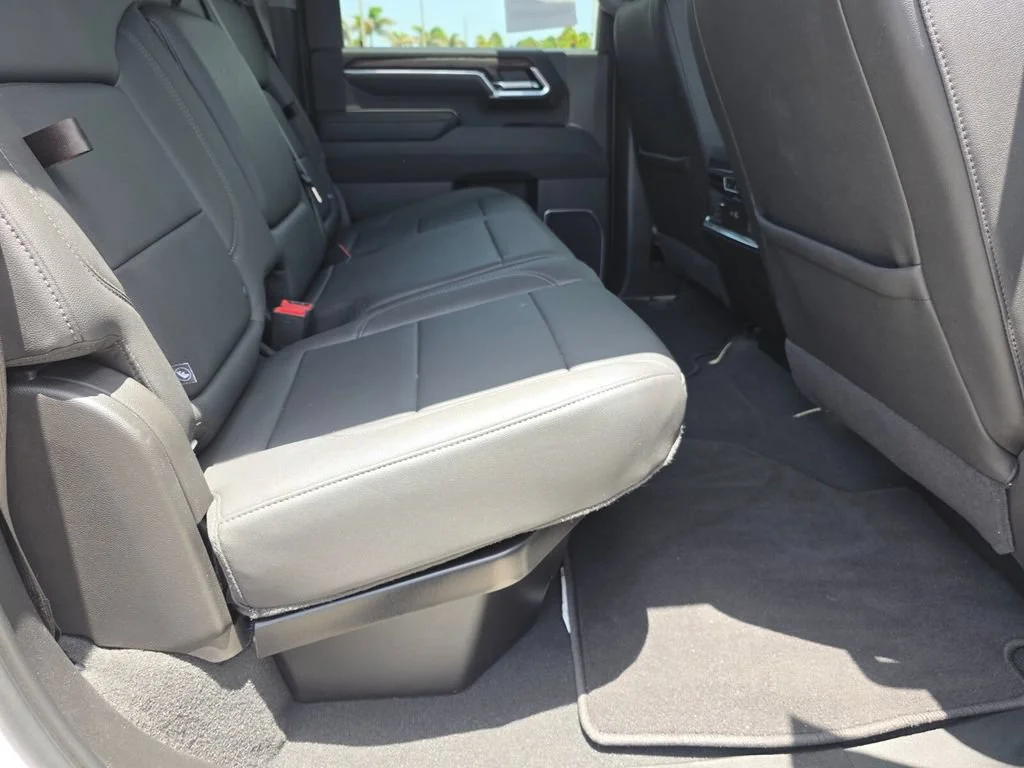 Used 2025 Summit White GMC SLT image 18