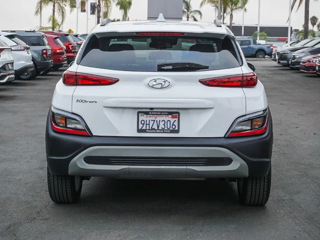 Used 2023 White Hyundai SEL image 6