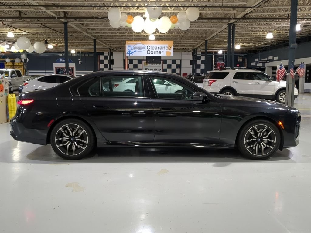 Used 2023 Black BMW 760i xDrive image 7