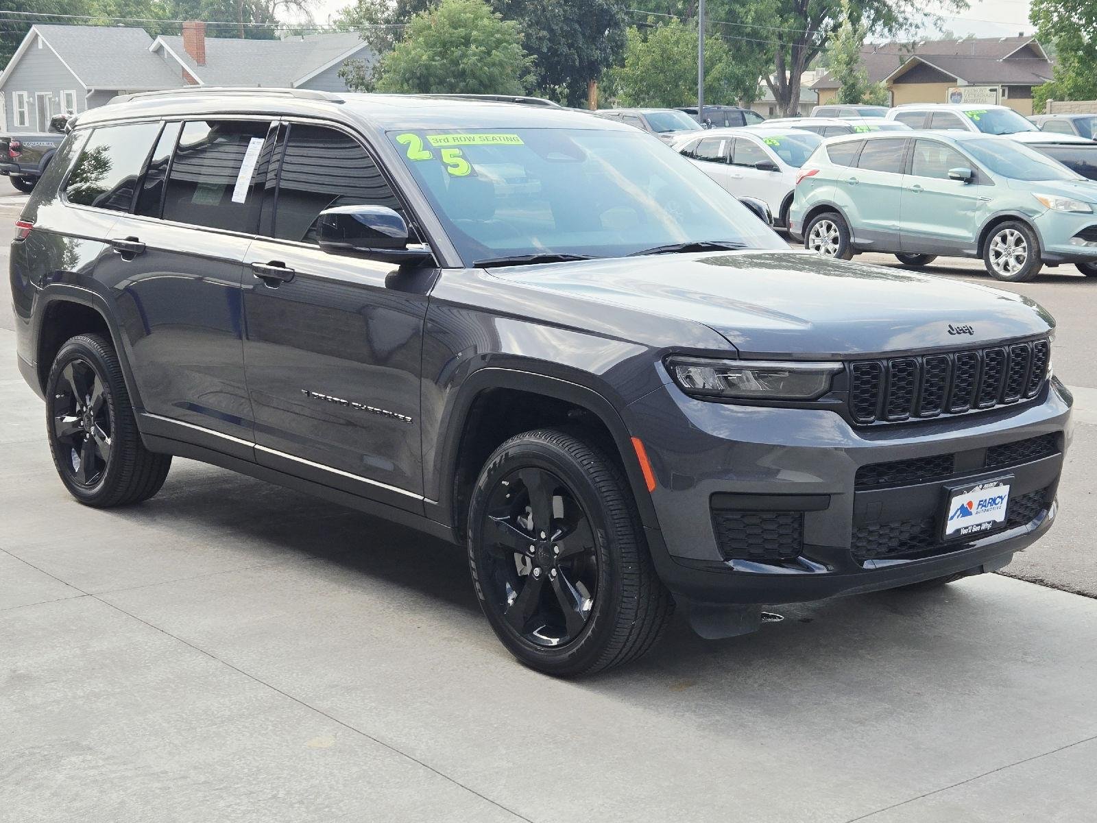 Used 2025 Metallic Jeep Altitude X image 3