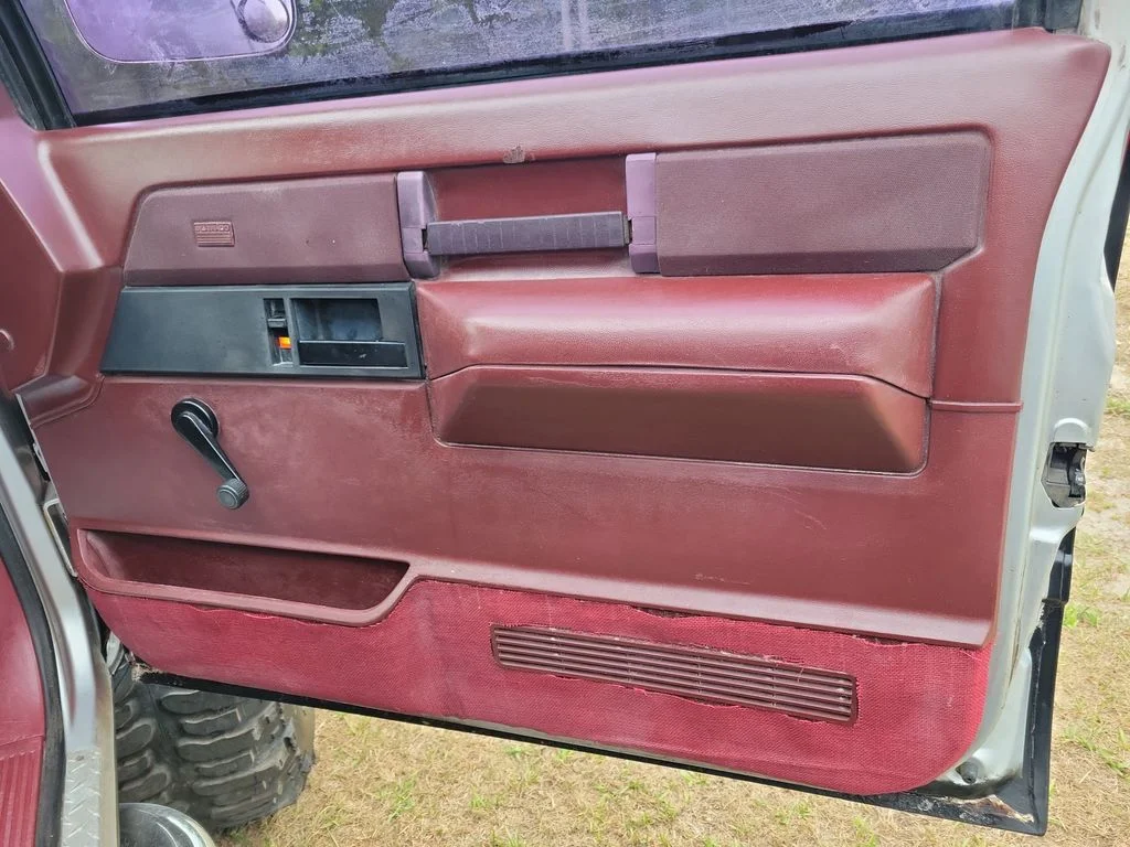 Used 1988 Silver Chevrolet  image 28