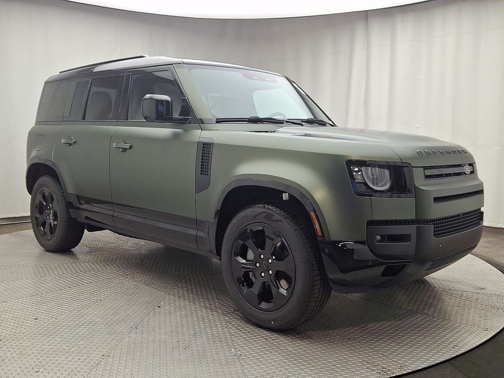 New 2026 Woolstone Green Land Rover X-Dynamic SE image 2