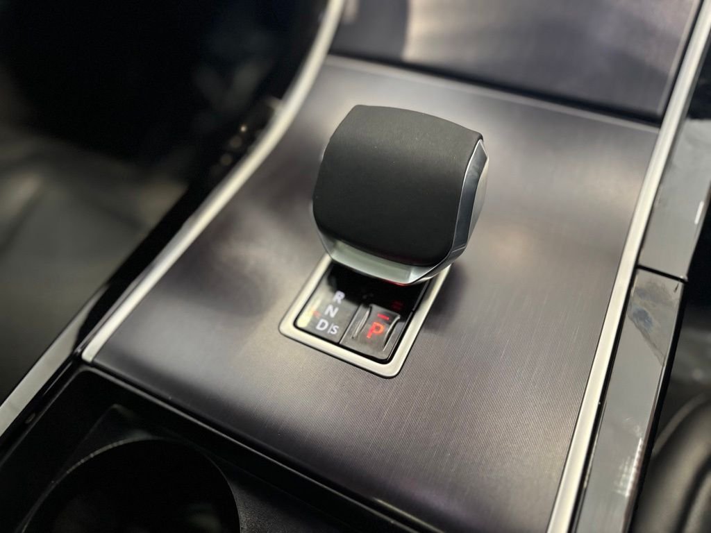 Certified Used 2026 Eiger Grey Metallic Land Rover Dynamic image 12