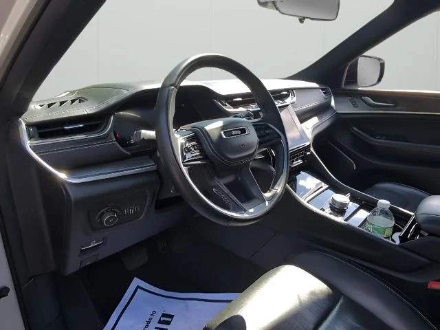 2022 Jeep Grand Cherokee Overland - Photo 16