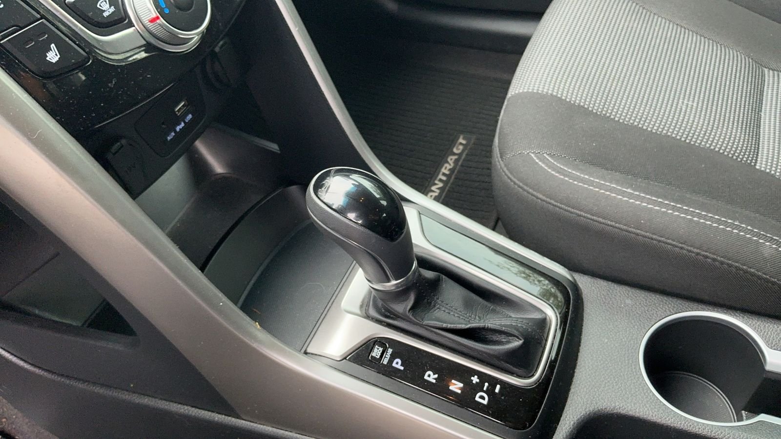 Used 2015 Gray Hyundai Base image 34