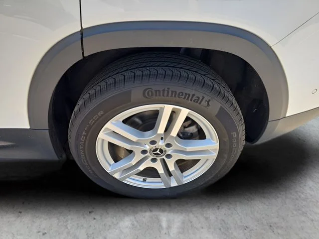 Used 2022 White Mercedes-Benz GLB 250 image 22