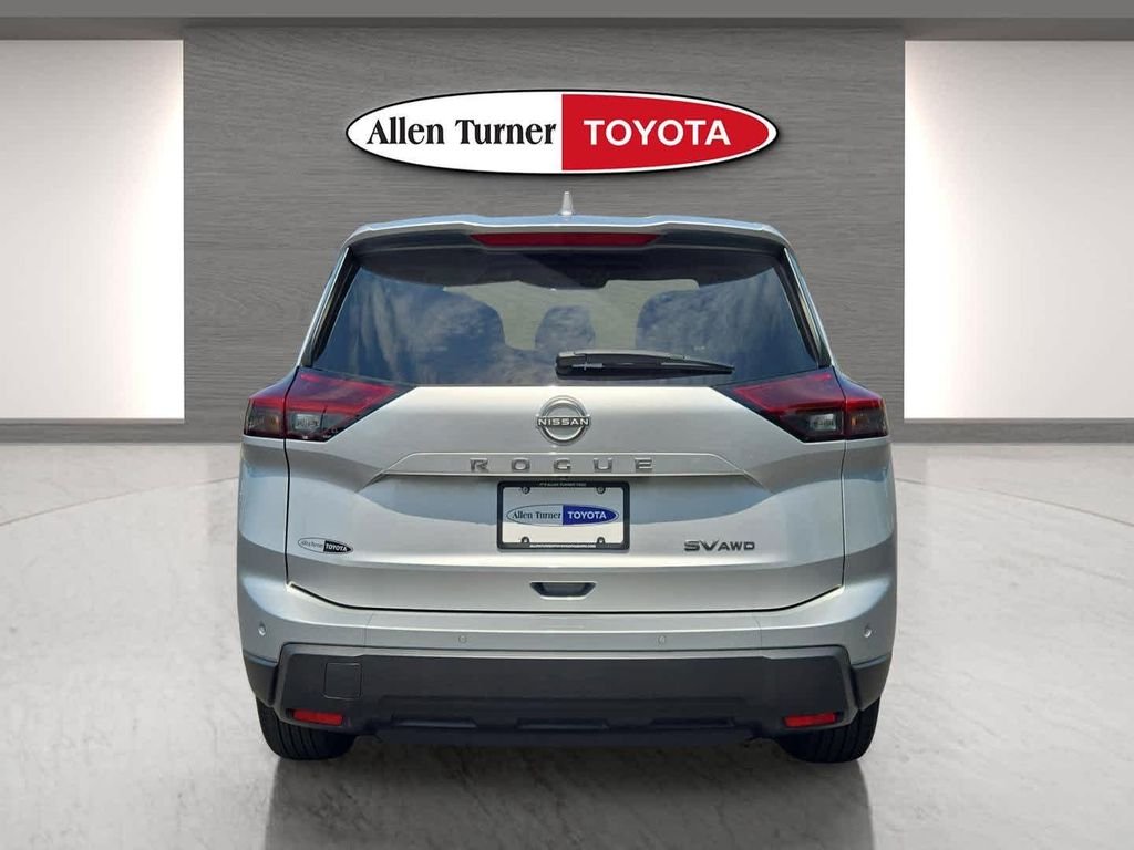 Used 2024 Silver Nissan SV image 7