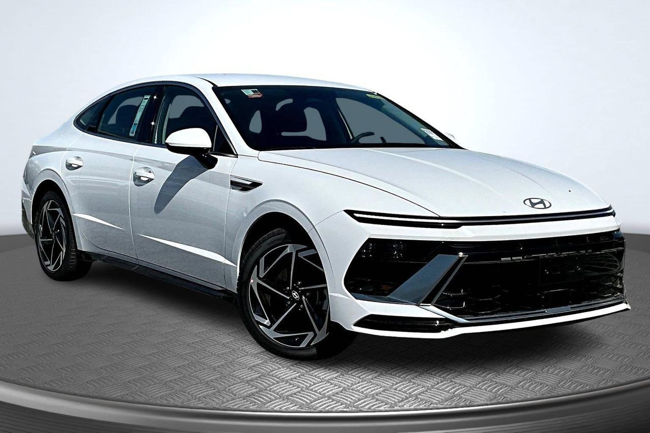 New 2026 White Hyundai SEL Sport image 18