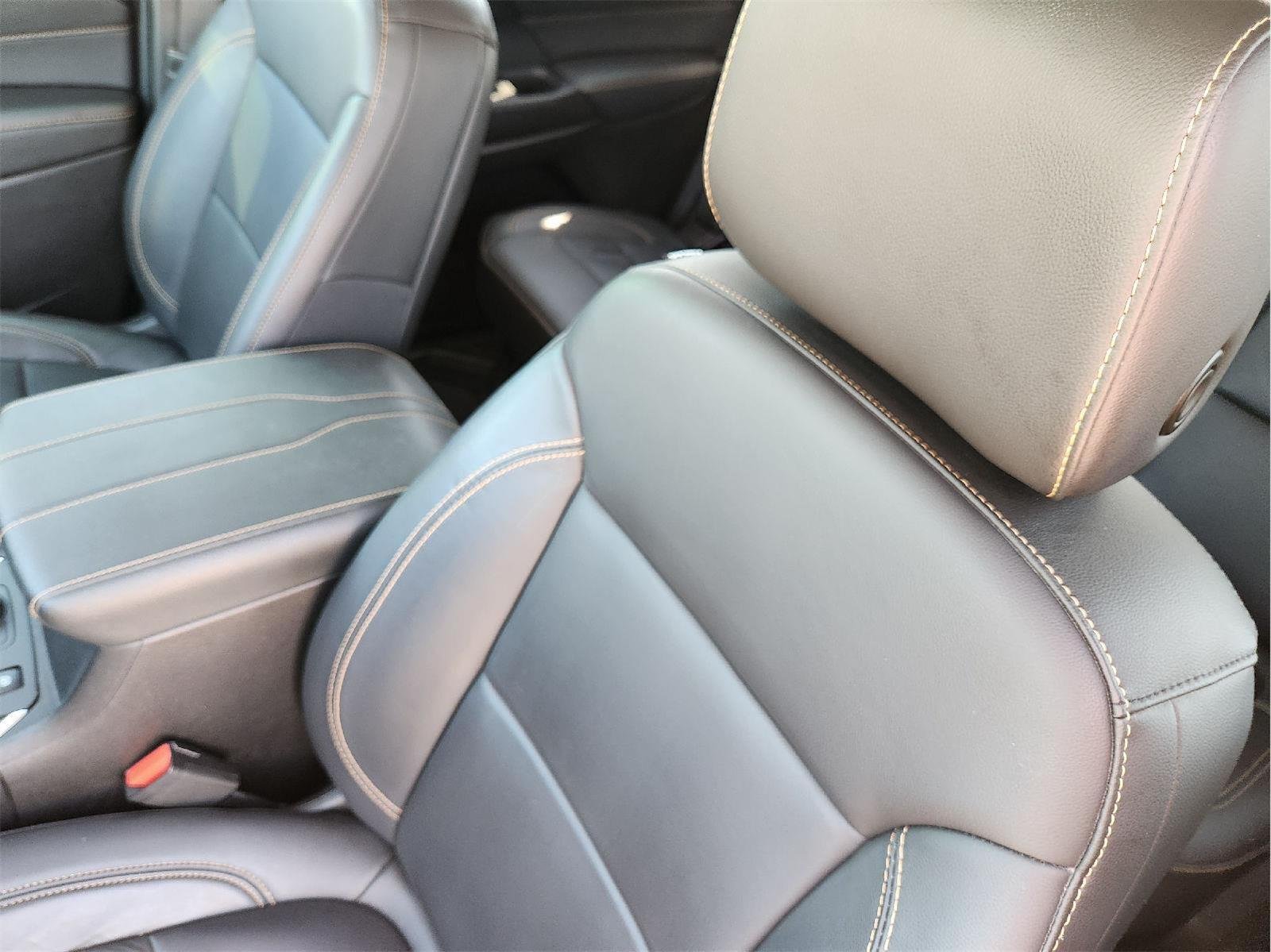 Used 2021 SUMMIT WHITE Chevrolet RS image 24