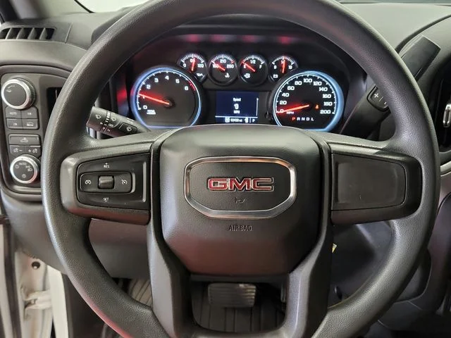 Used 2021 White GMC Base image 20