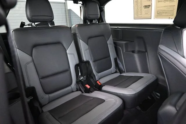 Used 2024 Gray Metallic Ford Black Diamond image 21