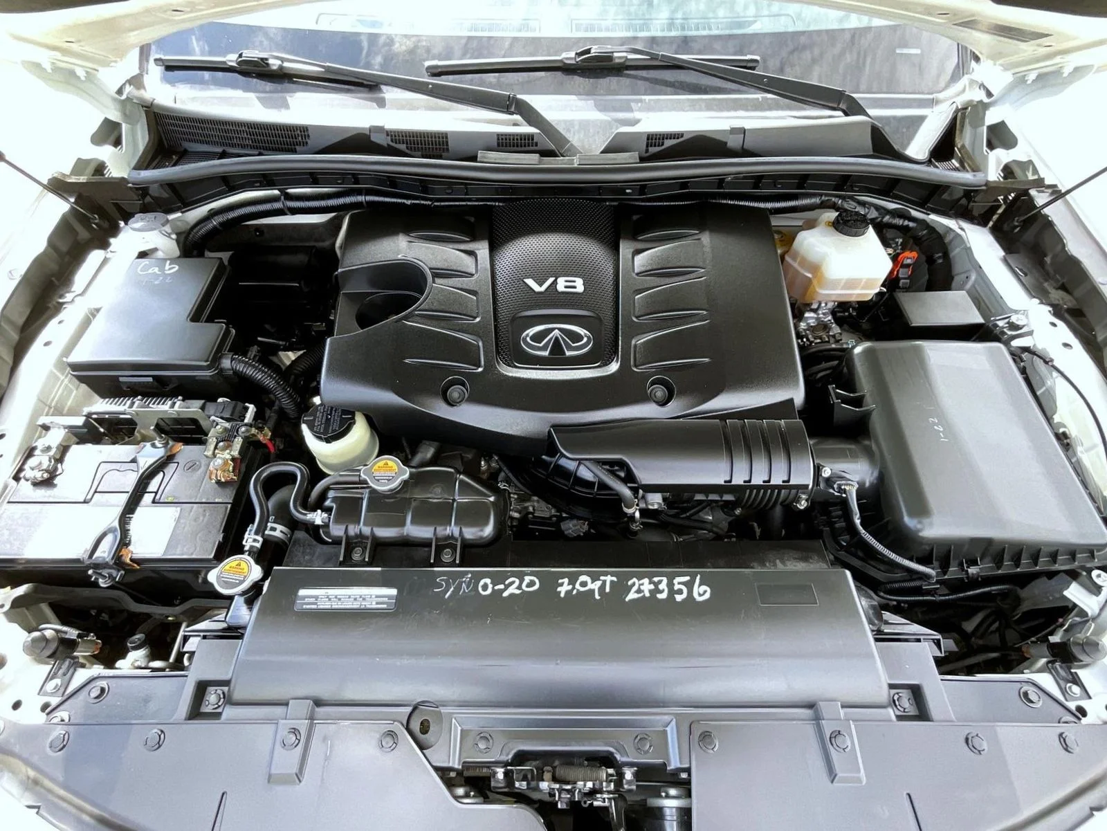 Used 2017 White INFINITI Base image 27