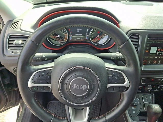 Used 2018 Green Jeep Trailhawk image 19