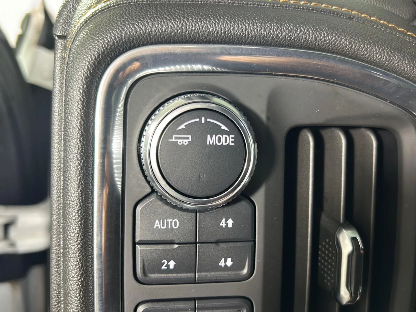 Used 2021 Summit White GMC AT4 image 24