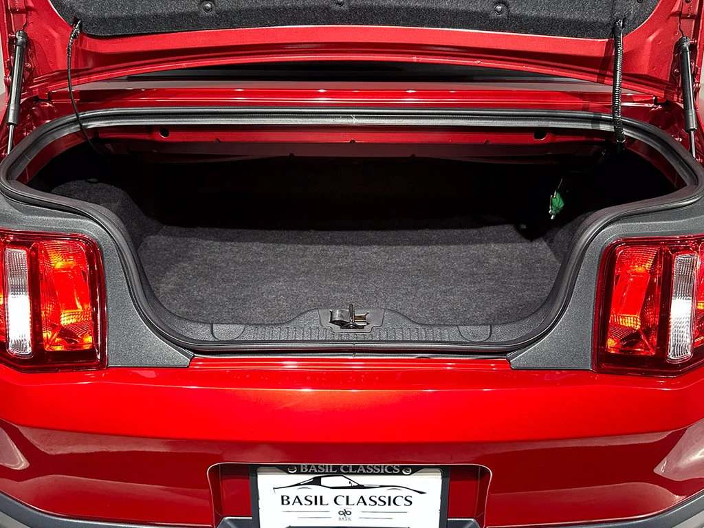 Used 2010 Red Ford V6 image 38