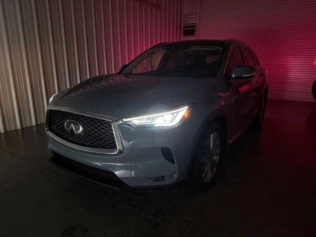 Certified Used 2023 Gray INFINITI LUXE image 8