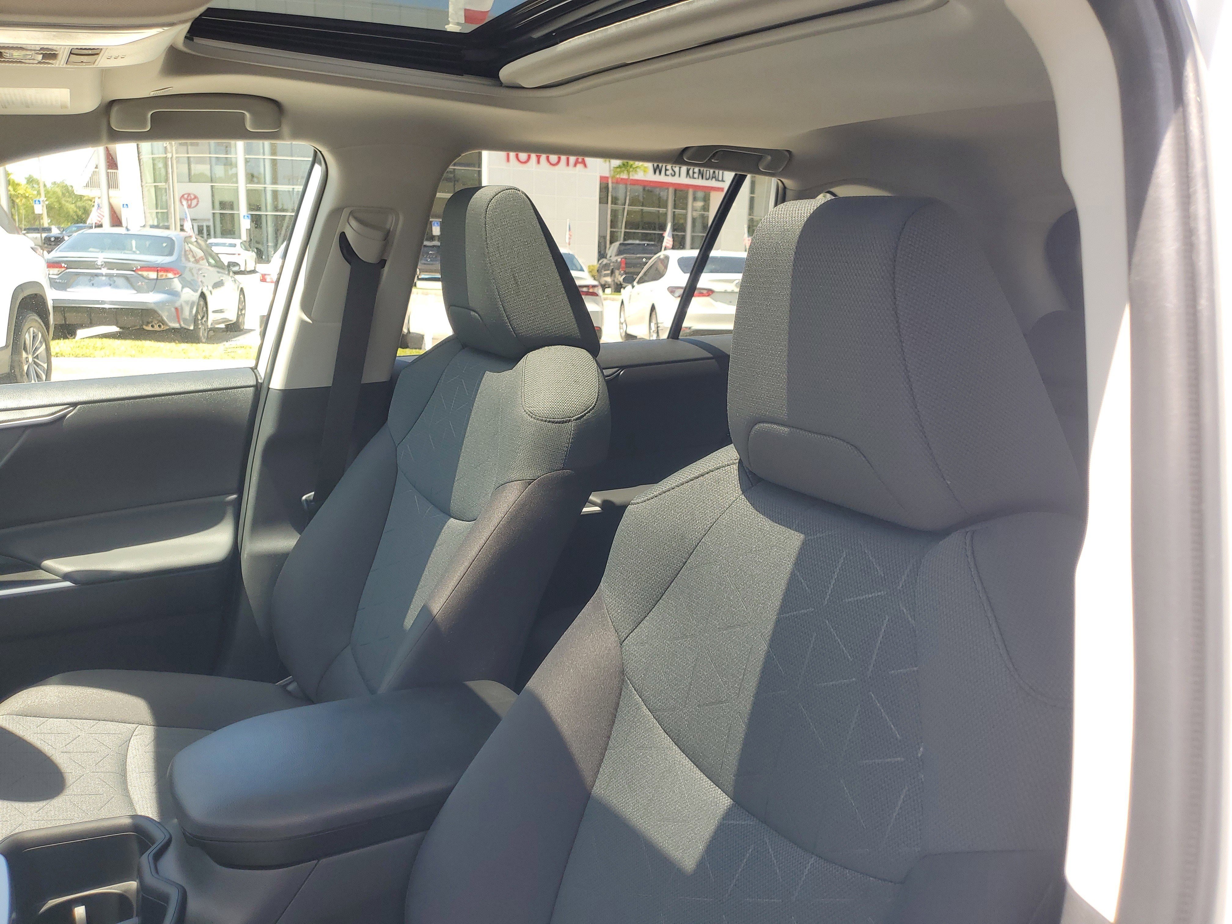 Used 2025 Ice Toyota XLE image 18