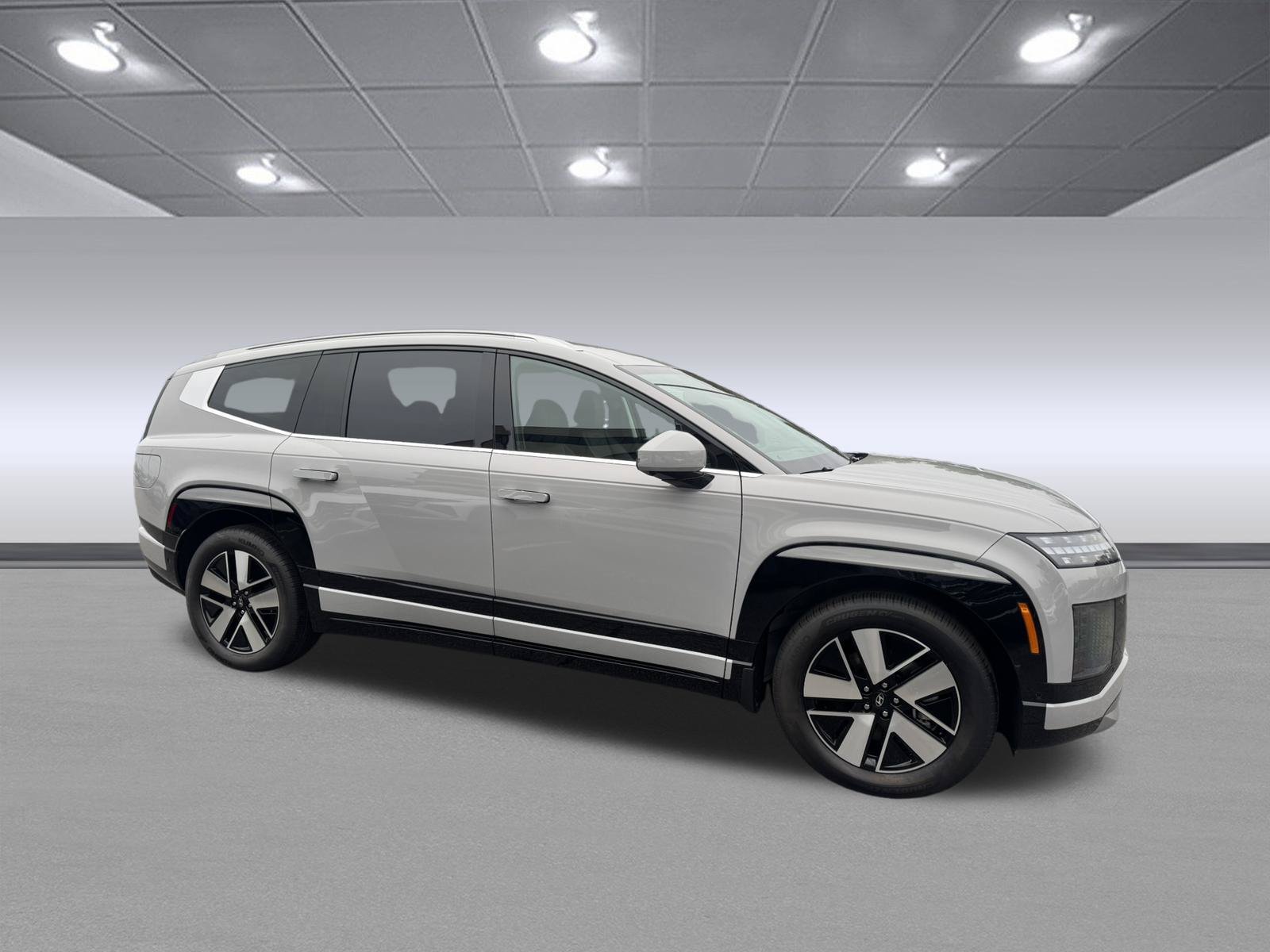 New 2026 Cyber Gray Hyundai SEL image 4