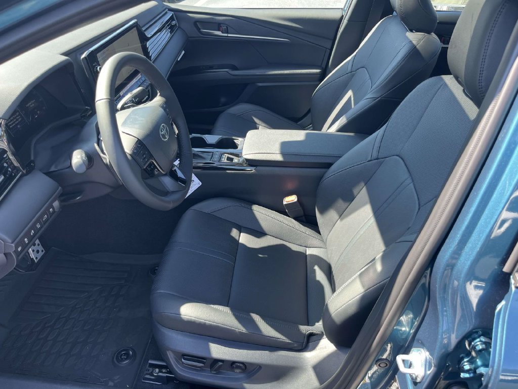 New 2026 Ocean Gem with Midnight Black Metallic roof Toyota XSE image 11