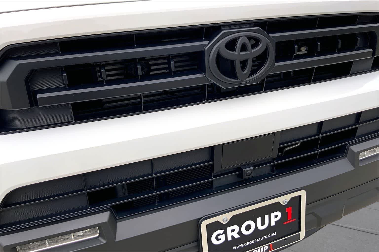 Used 2025 Ice Cap Toyota SR5 image 29