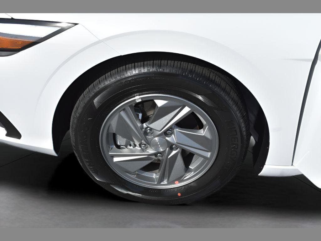 New 2026 Serenity White Hyundai SE image 8