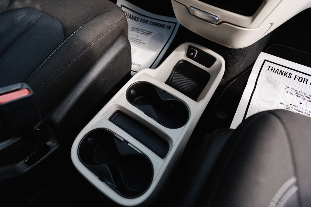 2023 Chrysler Voyager LX - Photo 21