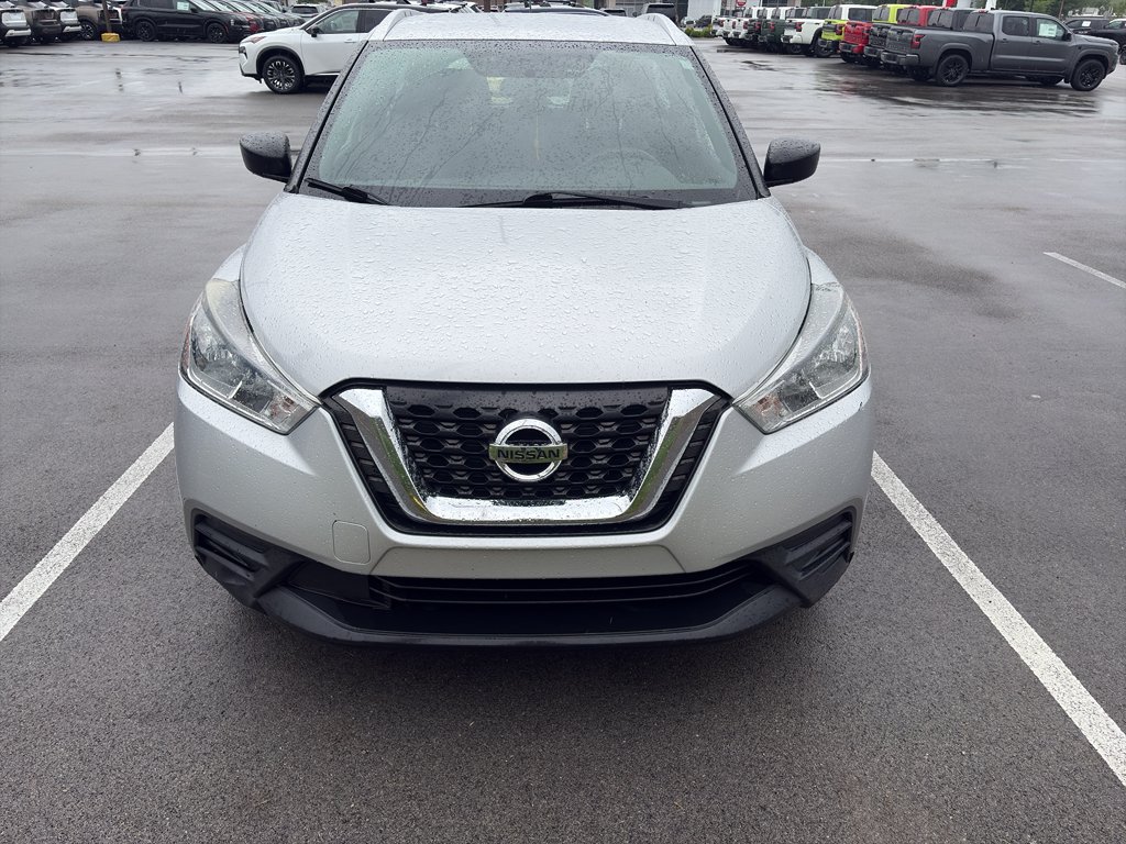 Used 2018 Brilliant Silver Nissan S image 11