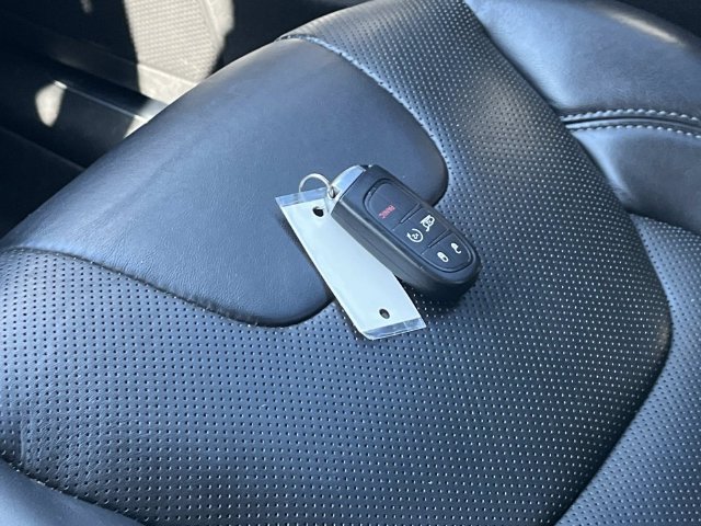 Used 2019 White Jeep Limited image 34