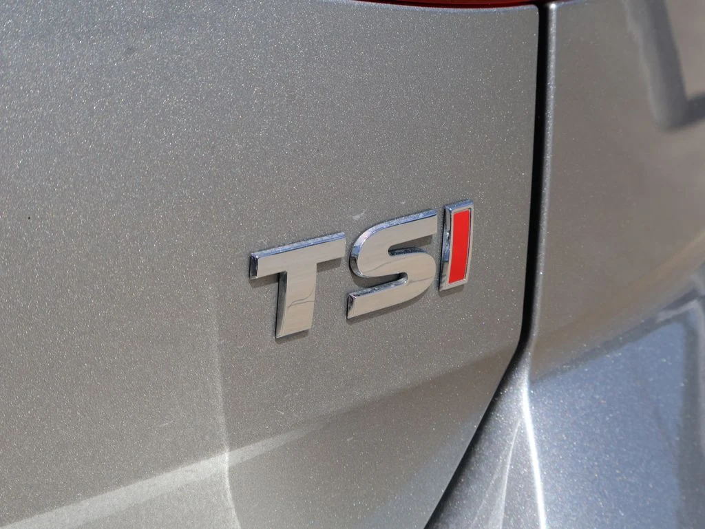 Used 2018  Volkswagen TSI S 4-Door image 33