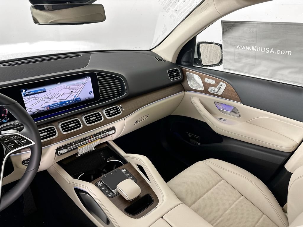 New 2026 MANUFAKTUR Moonlight White Metallic Mercedes-Benz GLE 350 image 25
