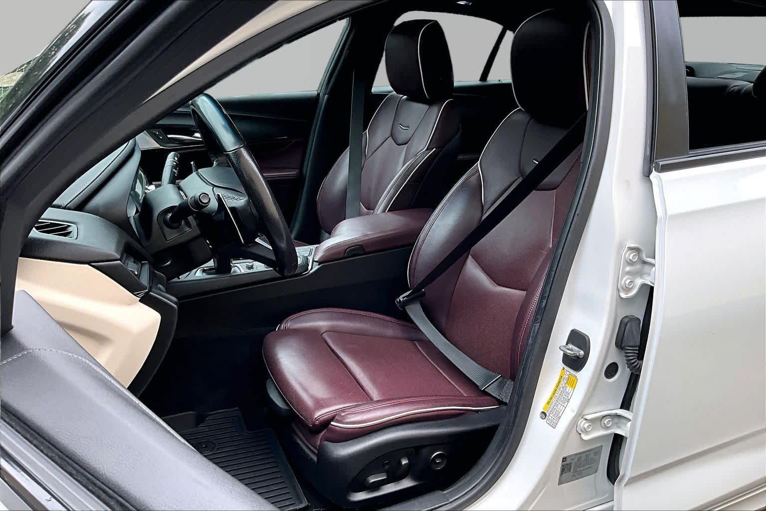 Used 2020 Summit White Cadillac V-Series image 8