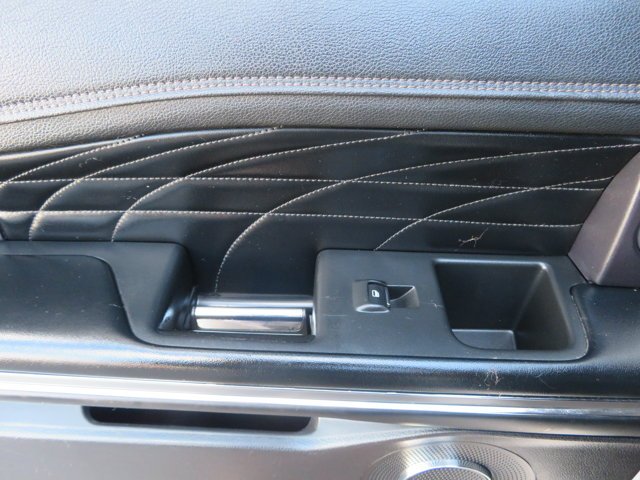 Used 2019 White Platinum Metallic Tri-Coat Ford Platinum image 20