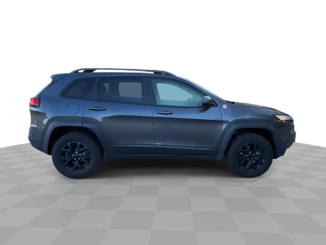Used 2016 Gray Jeep Trailhawk image 9