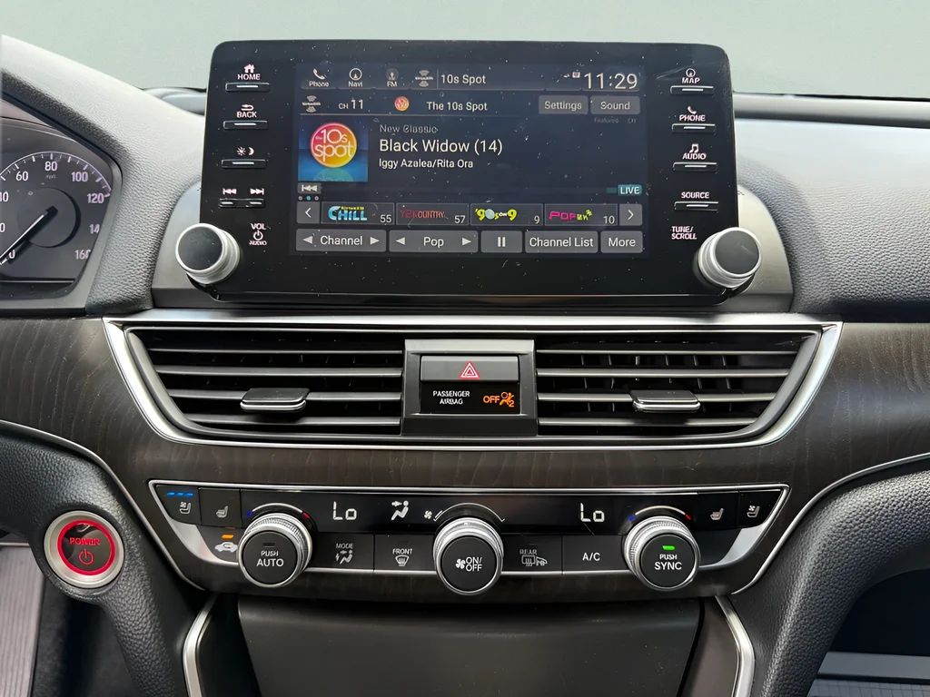 2022 Honda Accord Hybrid Touring - Photo 18