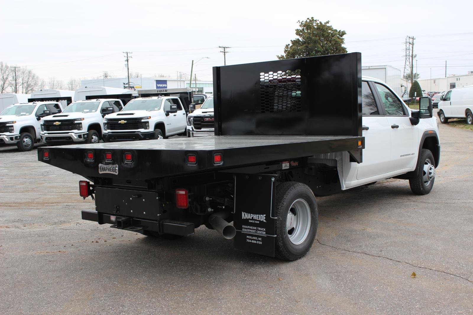 New 2026 Summit White GMC Pro image 4