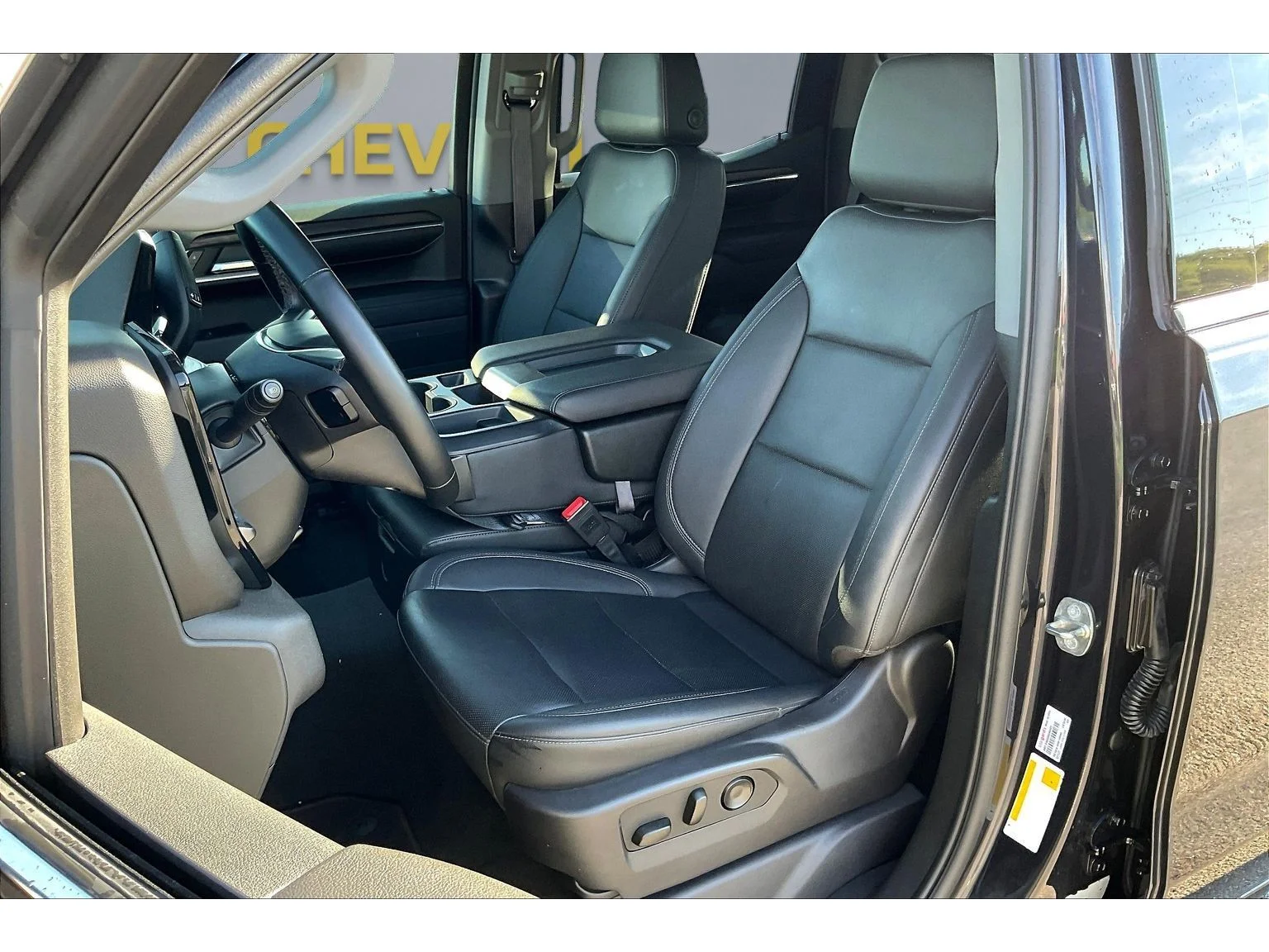 Used 2024 Titanium Rush Metallic GMC SLT image 17