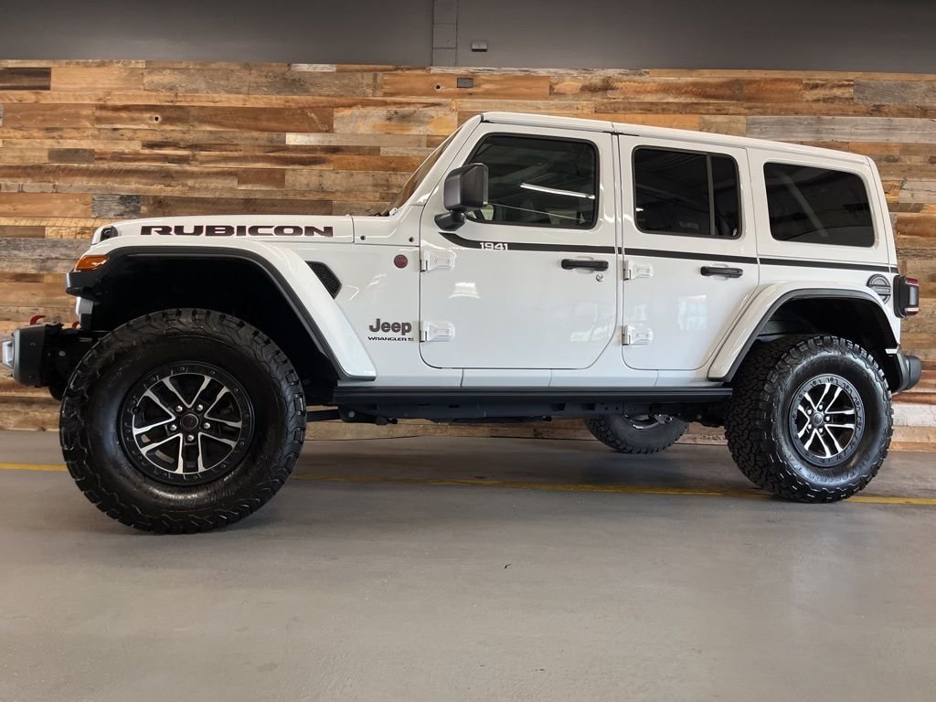 Used 2025 Bright White Clearcoat Jeep Rubicon X image 21