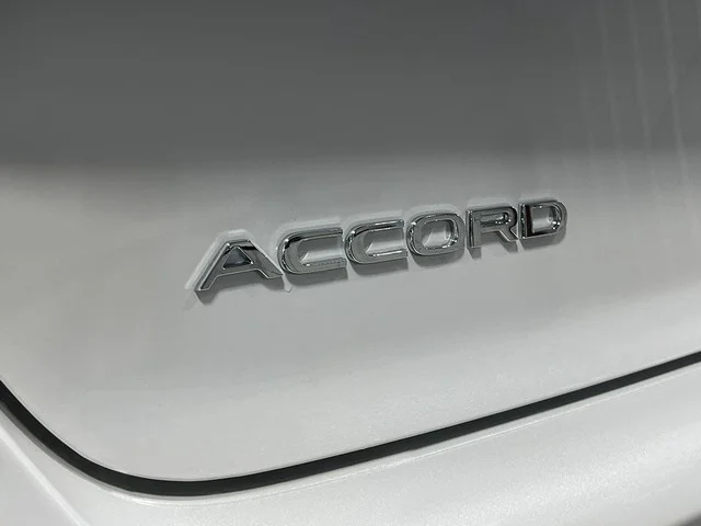 New 2026 Platinum White Pearl Honda LX image 6