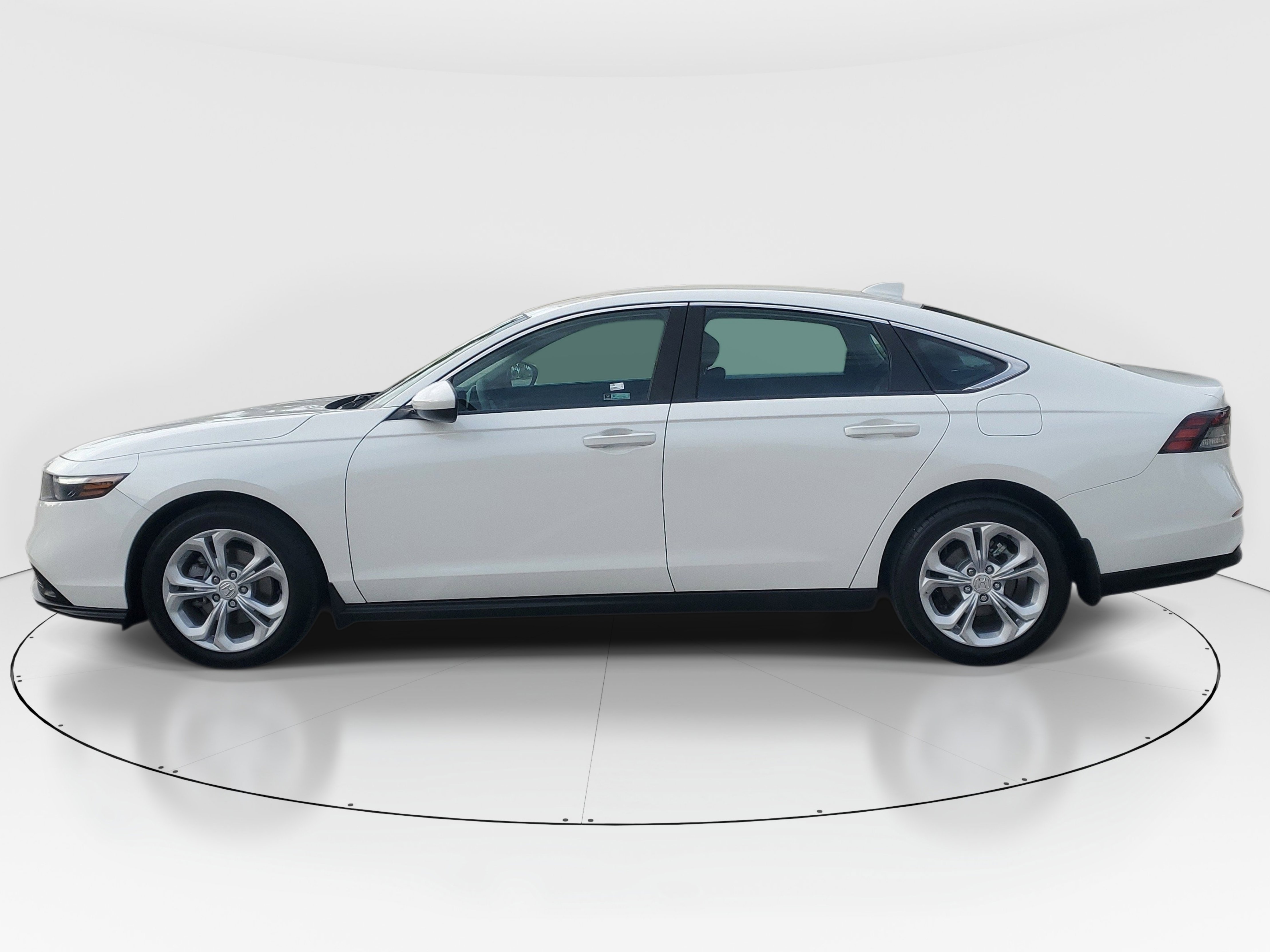 Used 2025 Platinum White Pearl Honda LX image 13