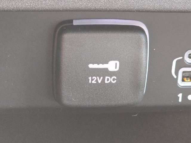 New 2026 Silver-Zynith Exterior Paint Jeep Summit Reserve image 18
