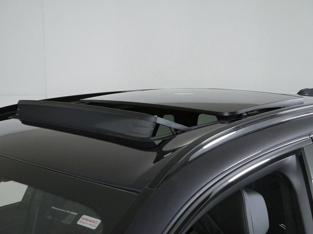New 2026 Carbon Black Metallic BMW xDrive40i image 17