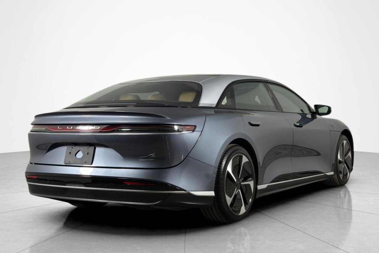 Used 2025 GREY Lucid Touring image 5