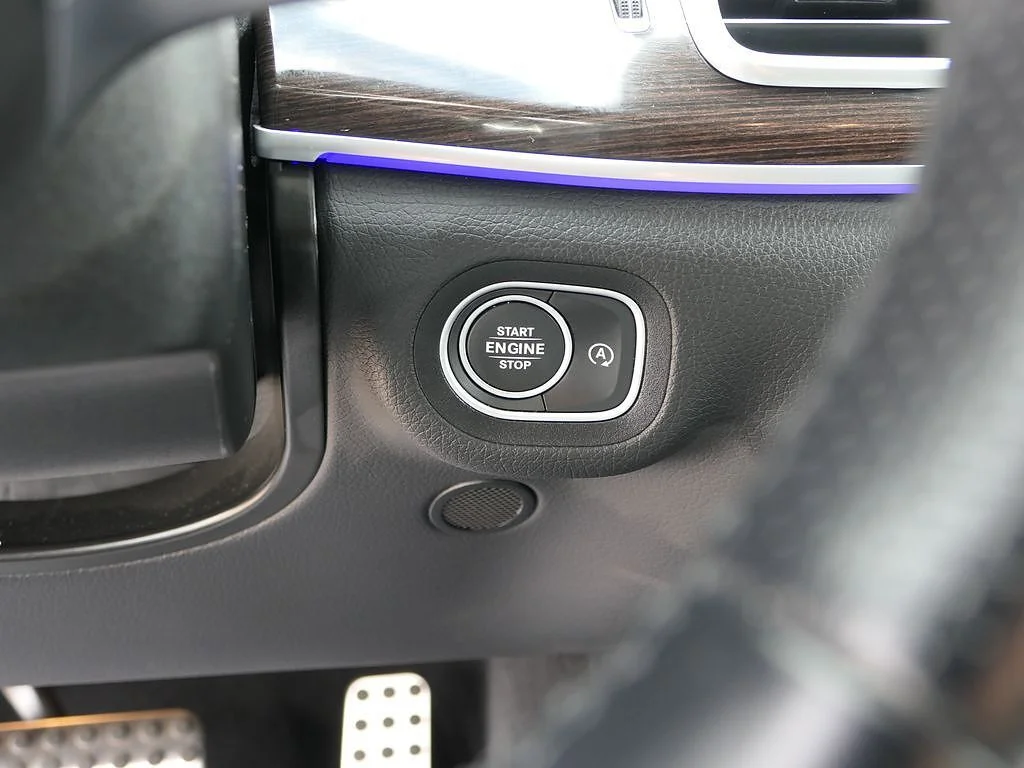 Used 2025 Black Mercedes-Benz GLS 450 image 16